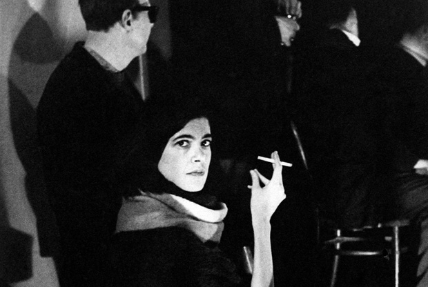 Susan Sontag v Mills Hotel, fotil Fred W. McDarrah